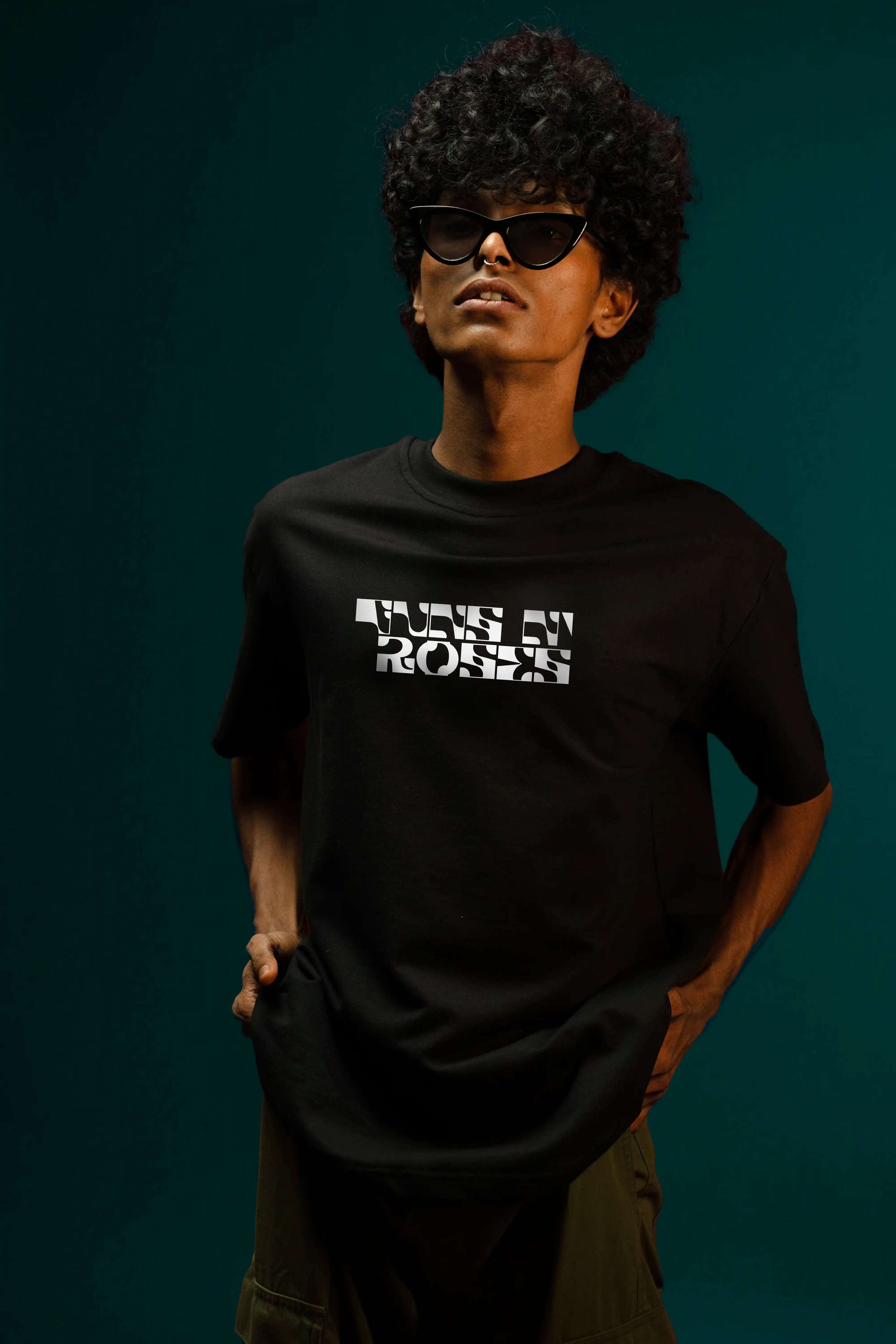 GUNS N ROSES  (Boxy Fit T-Shirt)