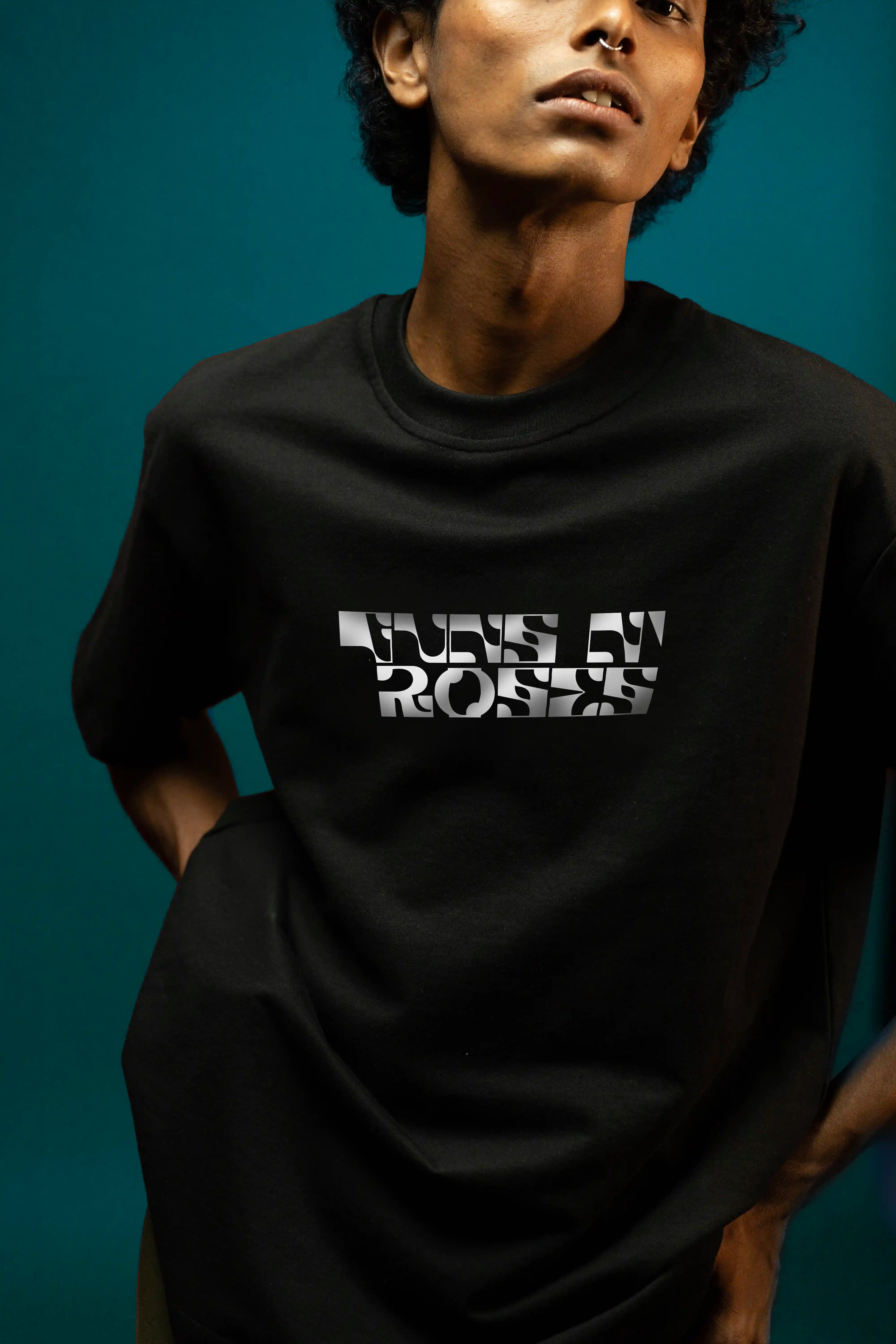 GUNS N ROSES  (Boxy Fit T-Shirt)